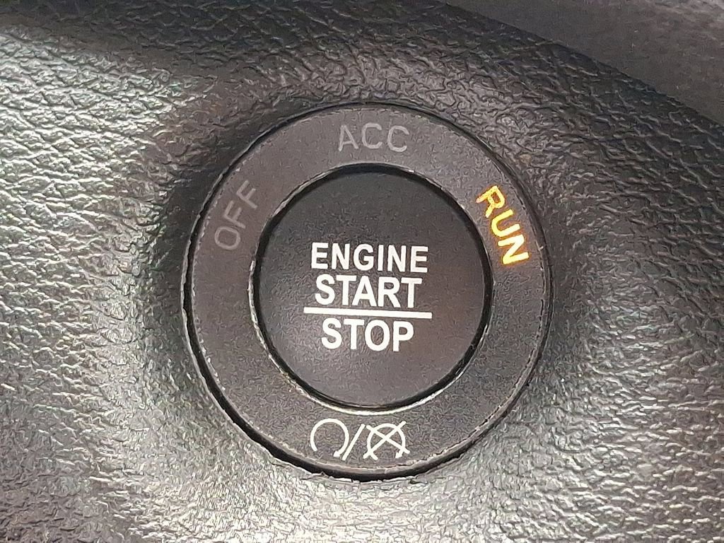 Used 2022 Jeep Cherokee Trailhawk image 24