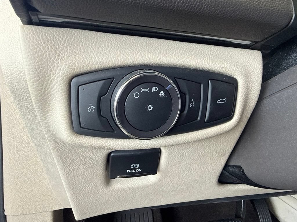 Used 2019 Lincoln MKZ Reserve w/ Luxury Package AWD/4WD image 12
