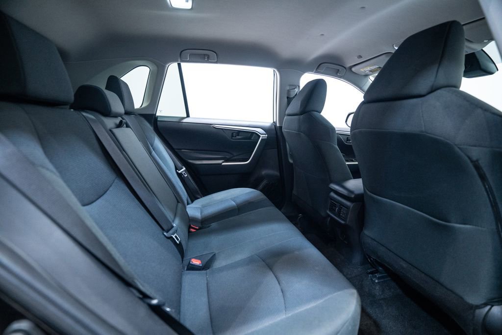 Used 2024 Toyota RAV4 LE image 31