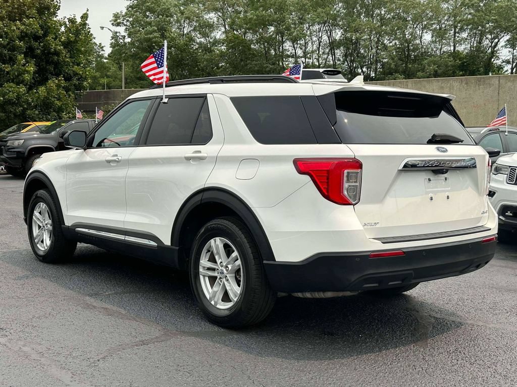 Used 2022 Ford Explorer XLT AWD/4WD image 6