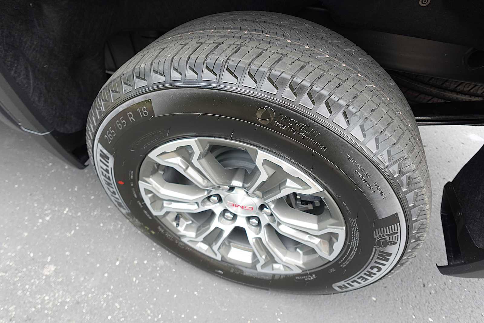 New 2026 GMC Sierra 1500 SLT w/ SLT Convenience Package image 36