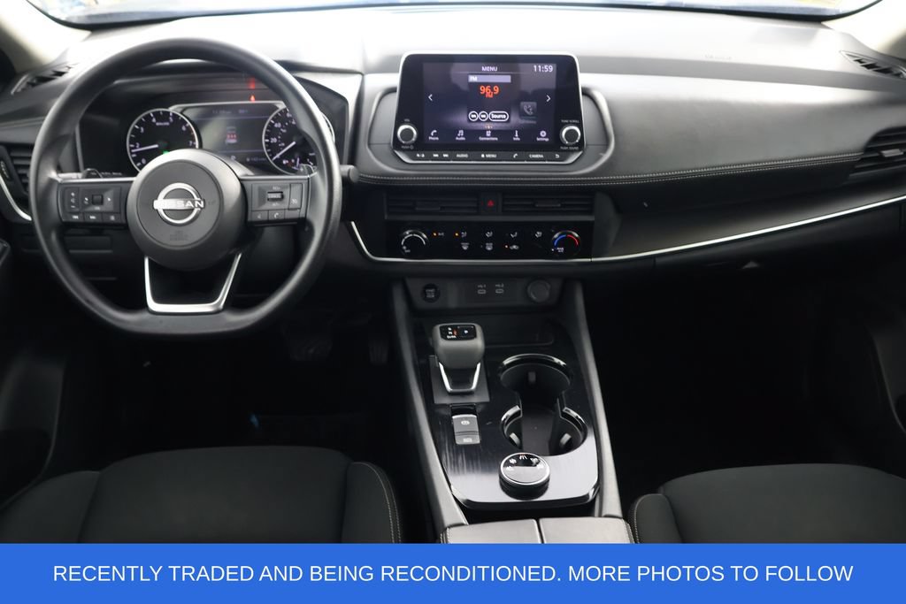 Used 2024 Nissan Rogue S AWD/4WD image 2