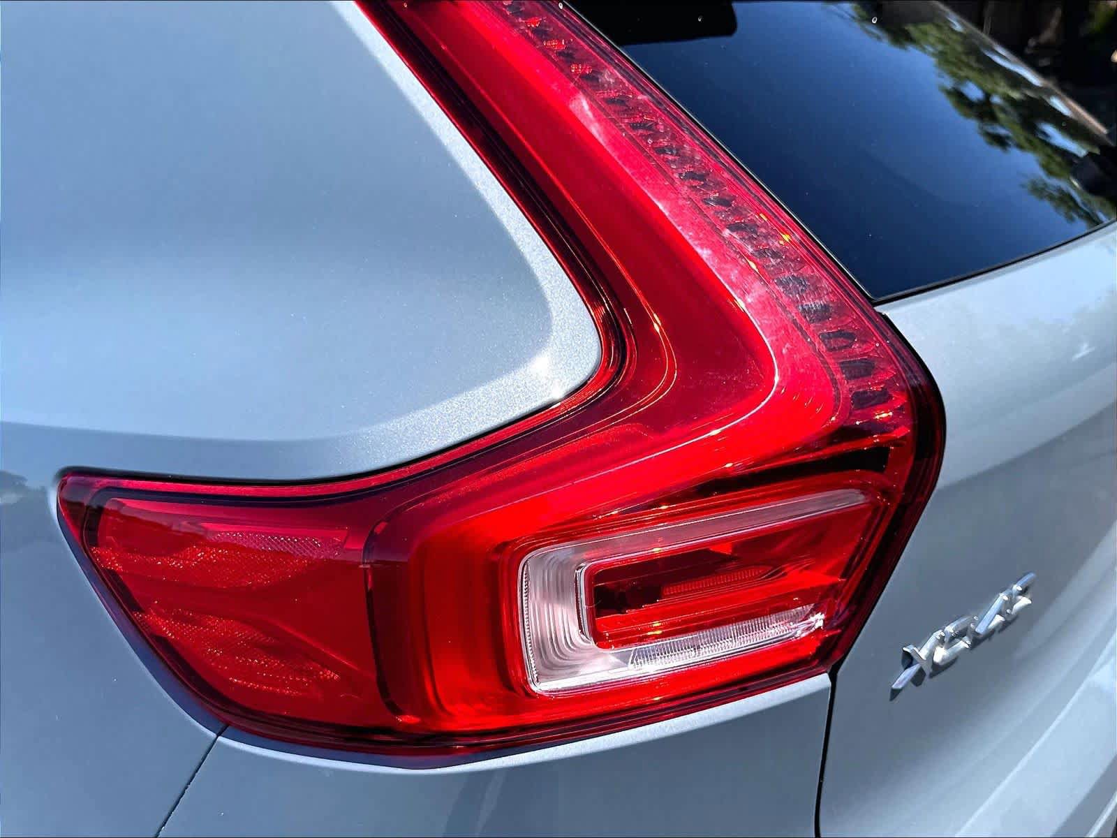 Used 2023 Volvo XC40 B5 Plus w/ Driver Assist Package AWD/4WD image 32