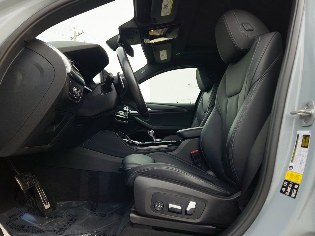 Used 2023 BMW X4 xDrive30i w/ M Sport Package image 8