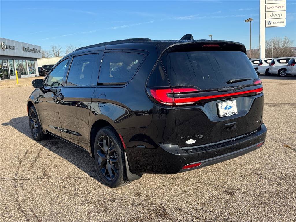 New 2026 Chrysler Pacifica Select w/ S Appearance Package AWD/4WD image 4