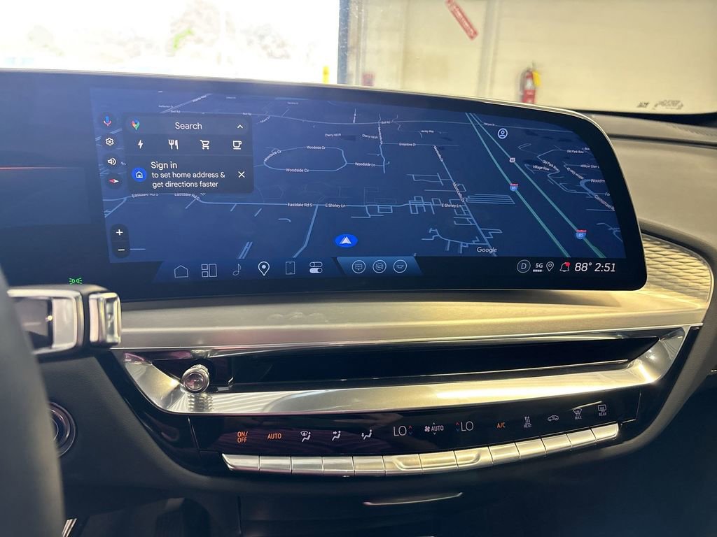 New 2025 Cadillac Lyriq Luxury image 18