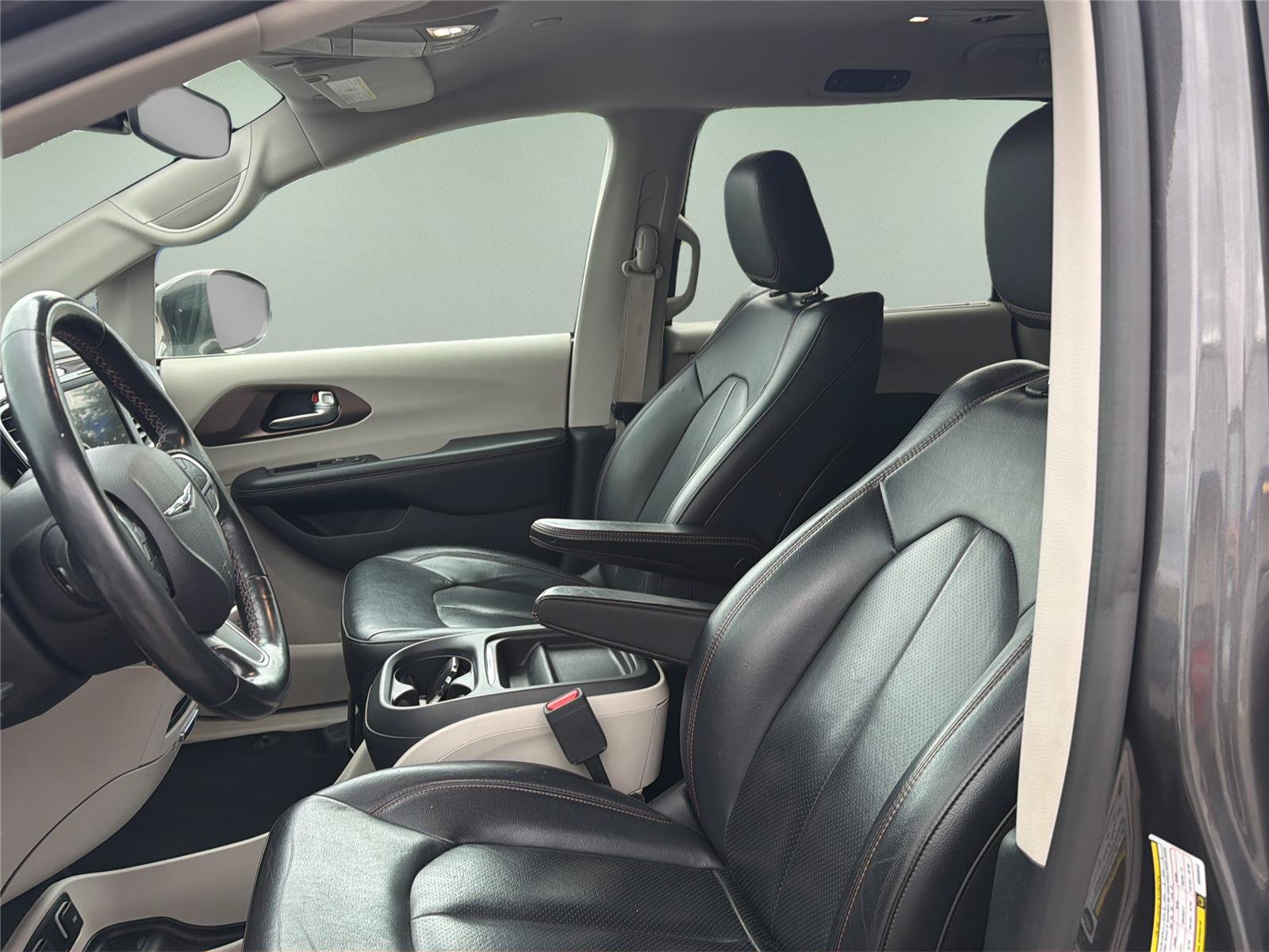 Used 2019 Chrysler Pacifica Touring-L FWD image 30
