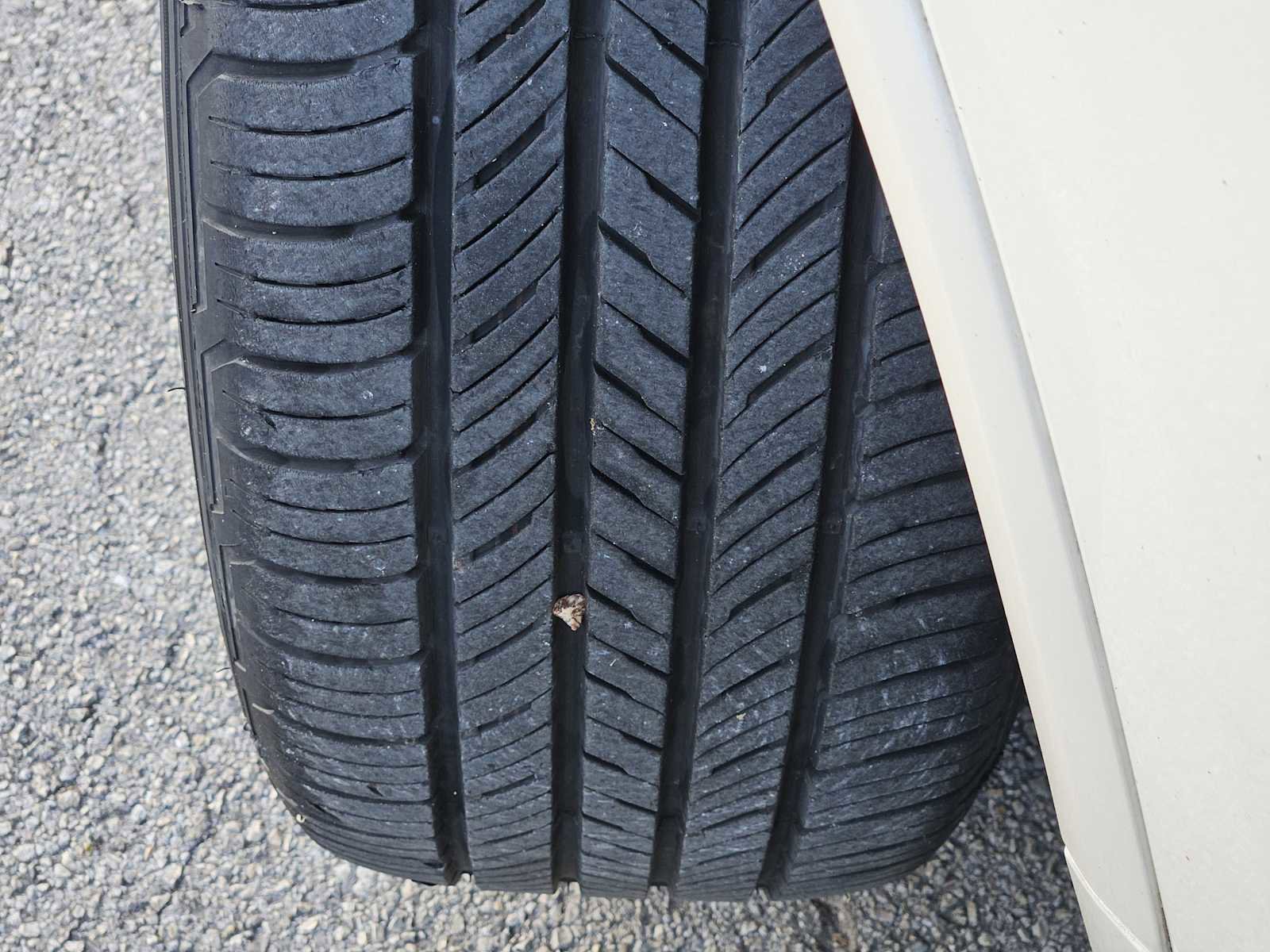 Used 2015 Buick Enclave Leather image 10