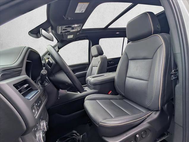 Used 2023 GMC Yukon XL SLT AWD/4WD image 12