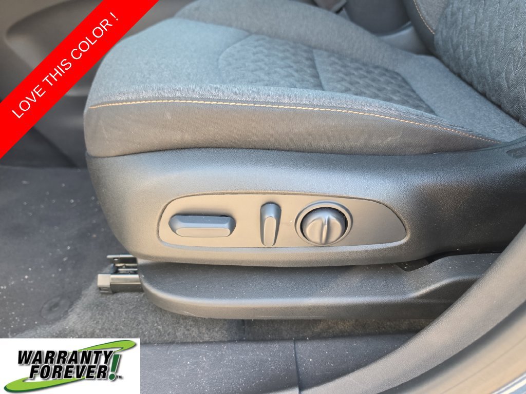 Used 2024 Chevrolet Equinox LT FWD image 16