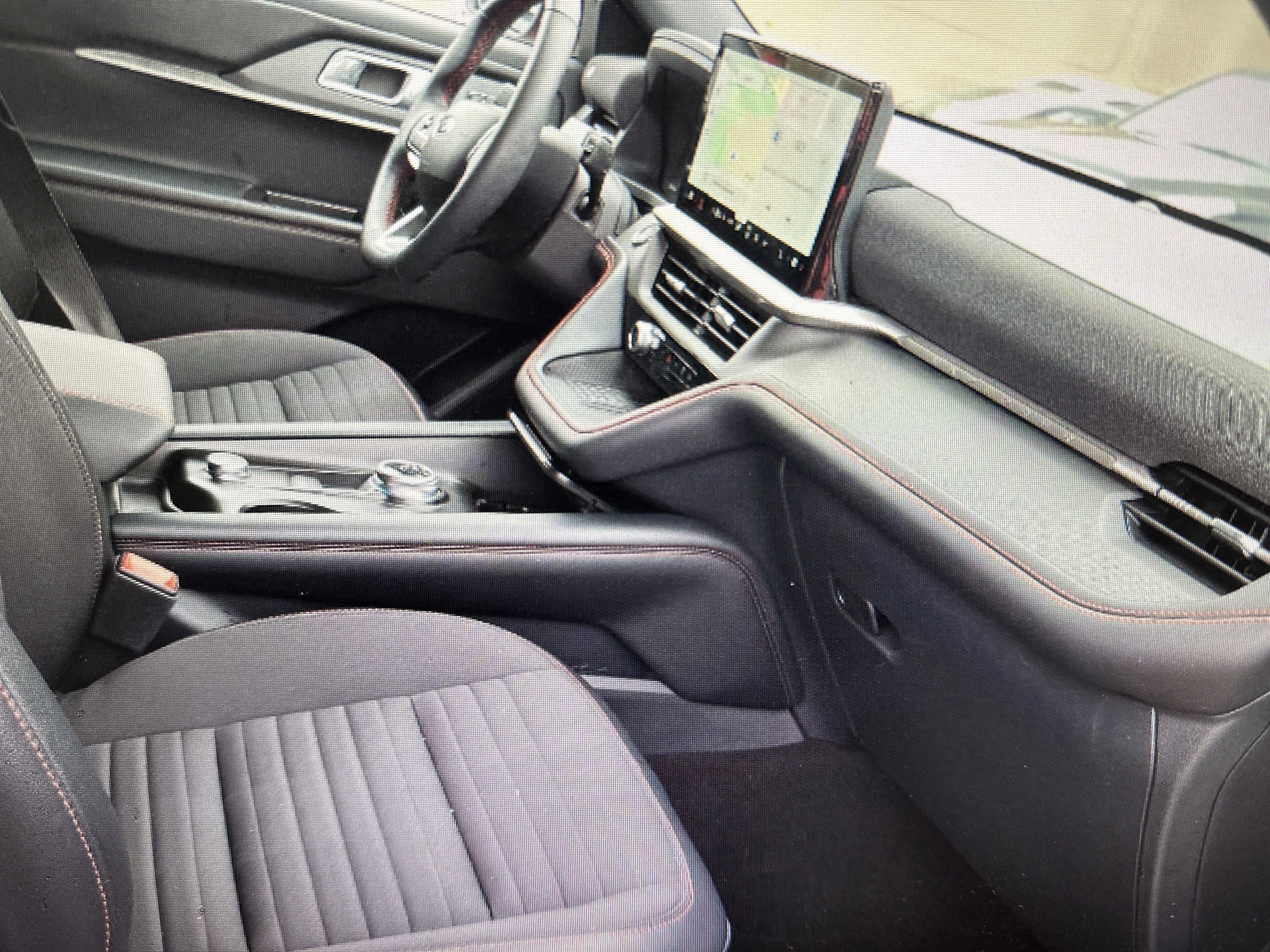 Used 2025 Ford Explorer ST-Line w/ Premium Package image 5