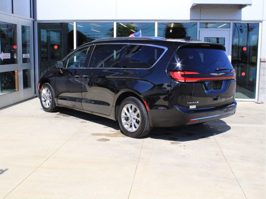 Used 2021 Chrysler Pacifica Touring-L w/ Premium & Safety Sphere Group AWD/4WD image 8