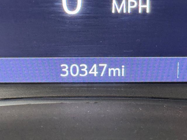 Used 2022 GMC Terrain SLT w/ Tech Package image 16