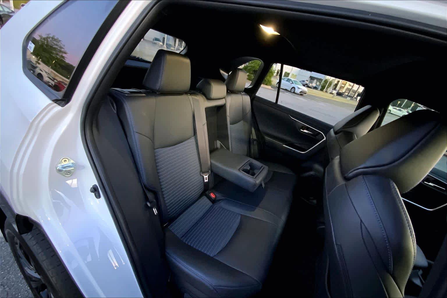 Used 2024 Toyota RAV4 XSE AWD/4WD image 19