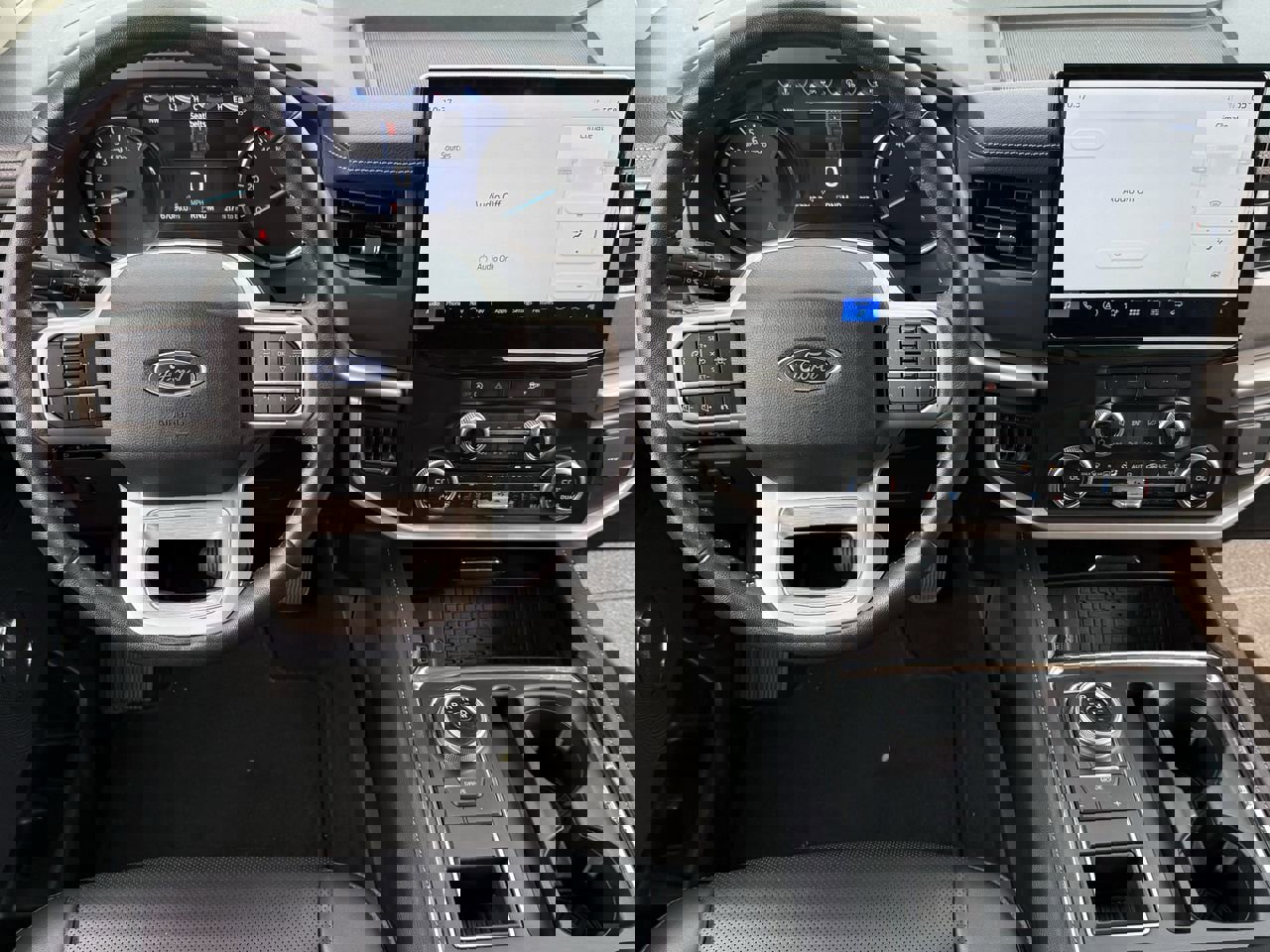 Used 2024 Ford Expedition XLT image 9