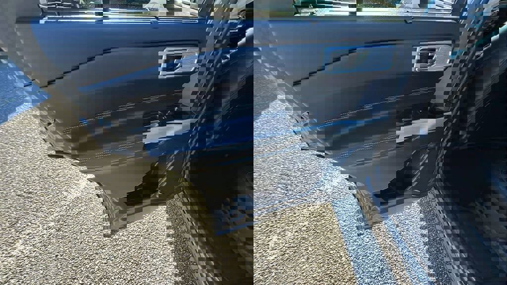 Used 2022 Ford Explorer Limited w/ Equipment Group 301A image 21