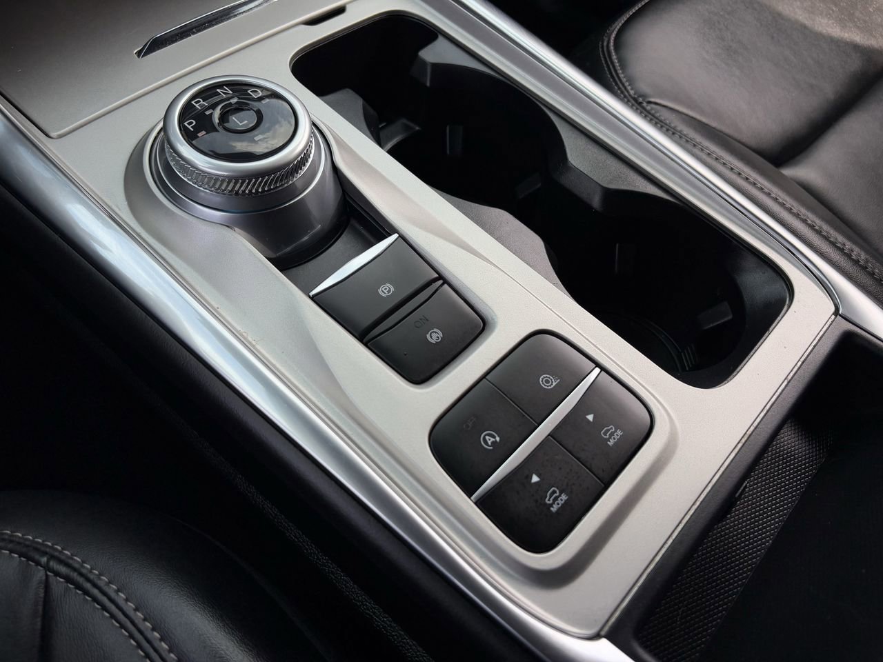 Certified 2023 Ford Explorer XLT w/ Equipment Group 202A image 19