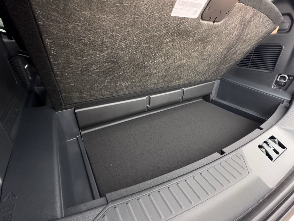 New 2026 Ford Explorer Active w/ Active Comfort Package RWD image 32