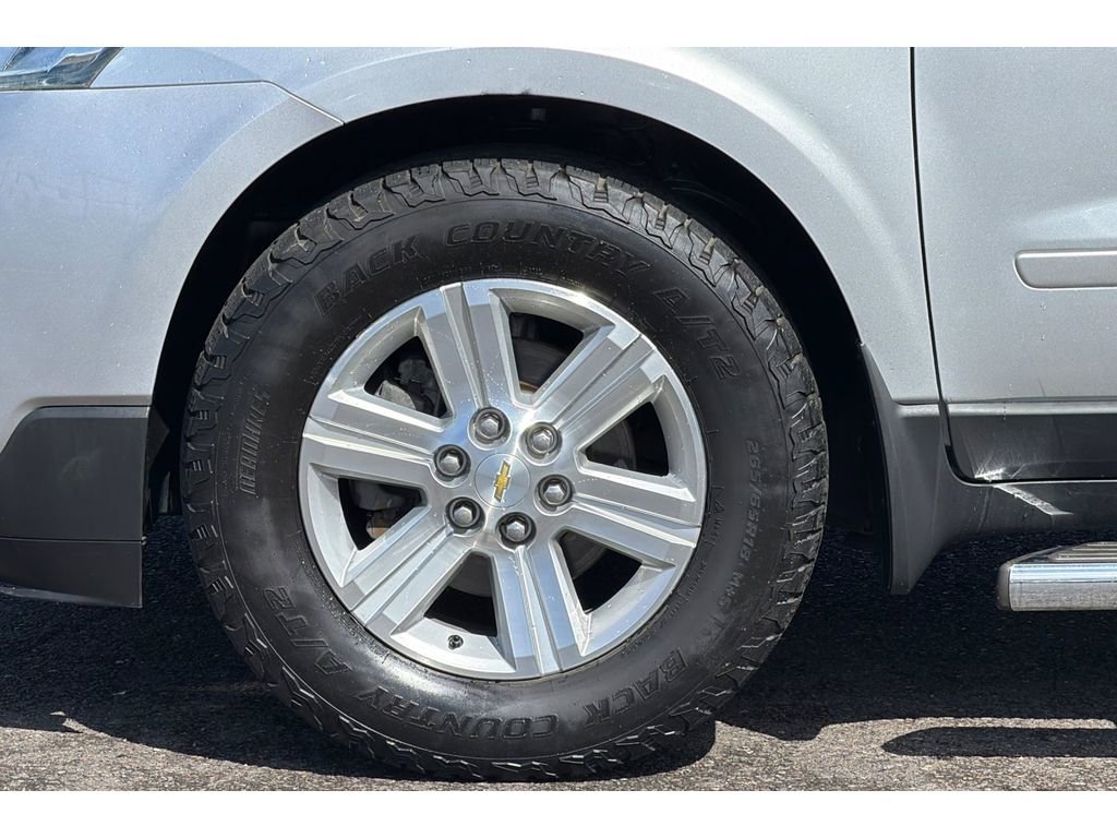 Used 2014 Chevrolet Traverse LT w/ LPO, 'HIT The Road' Package image 29