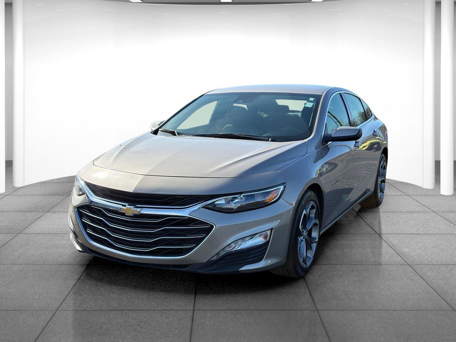 Used 2024 Chevrolet Malibu LT image 3