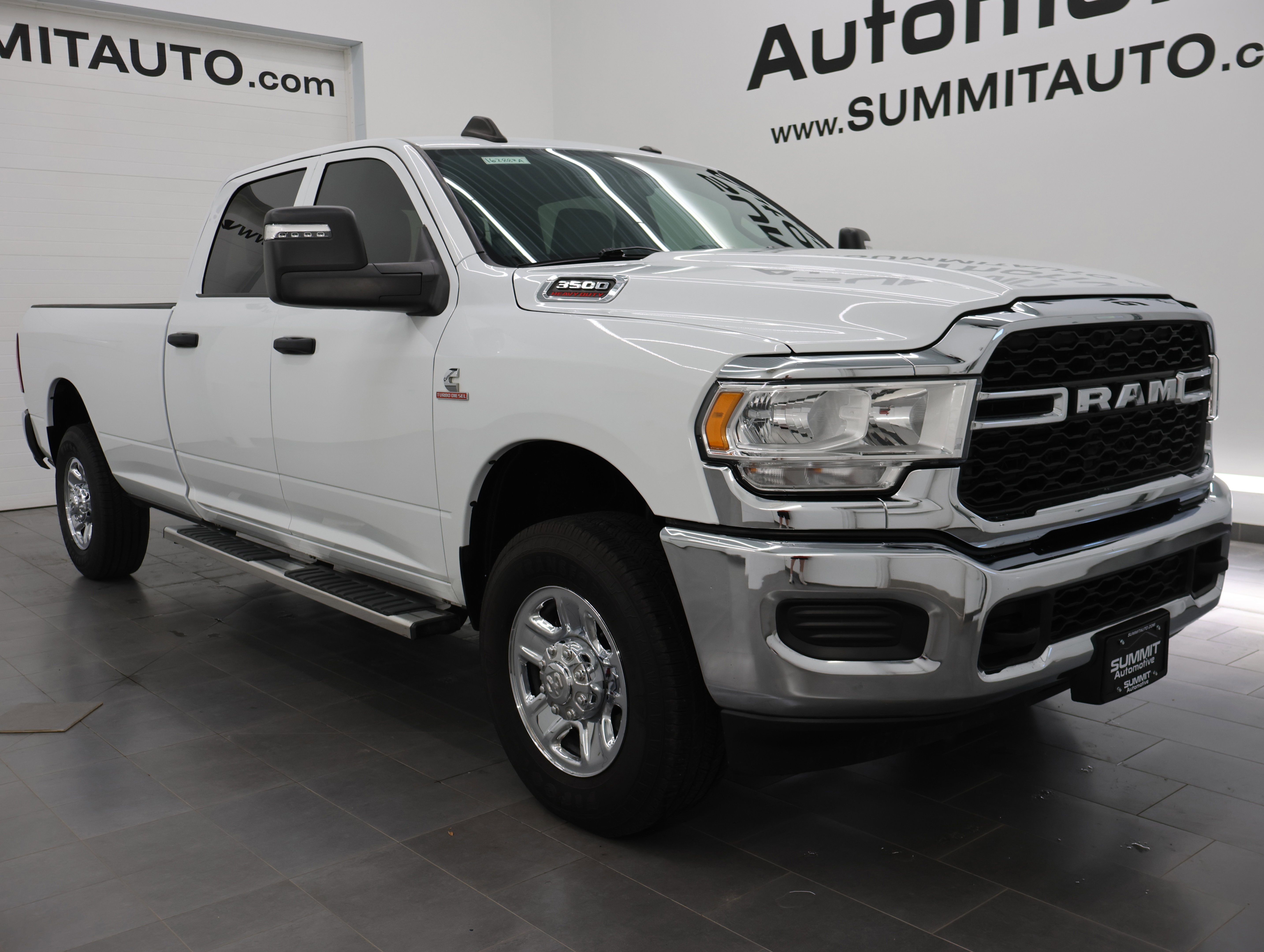 Used 2024 RAM 3500 Tradesman w/ Chrome Appearance Group AWD/4WD image 2
