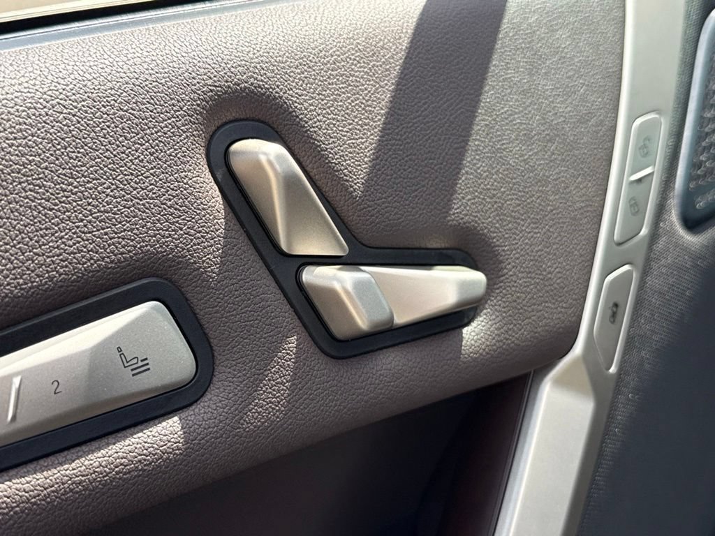 Used 2023 BMW iX M60 AWD/4WD image 19