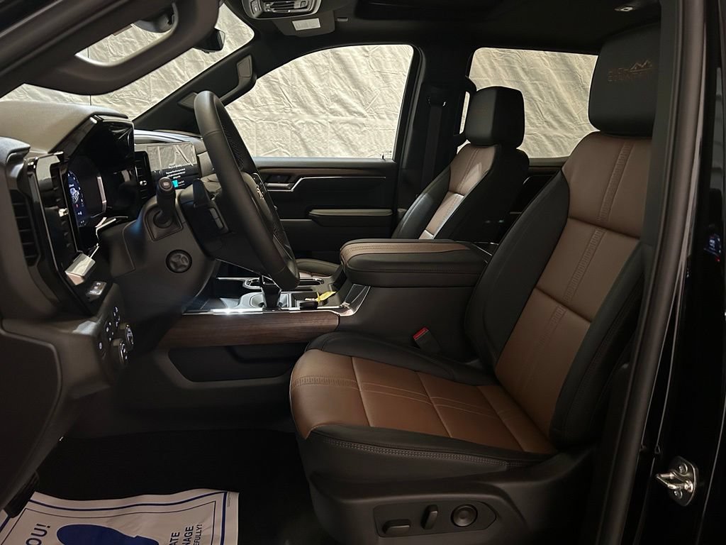New 2026 Chevrolet Silverado 1500 High Country w/ High Country Premium Package AWD/4WD image 13