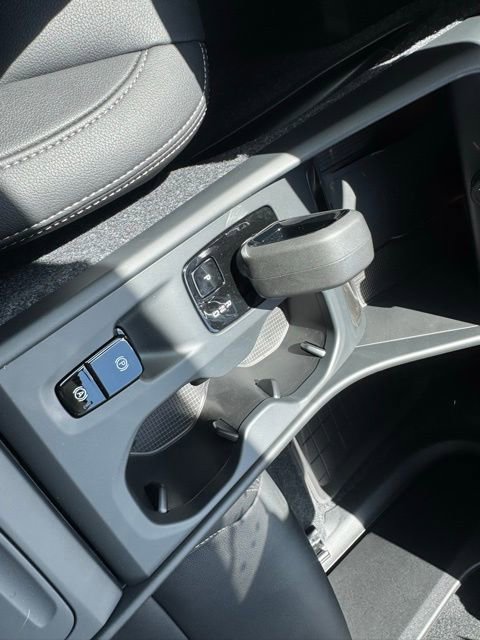 New 2025 Volvo XC40 B5 Core w/ Protection Package image 24