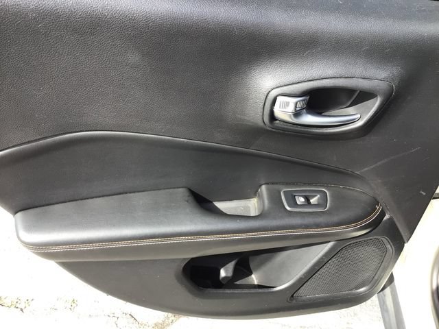 Used 2018 Jeep Compass Latitude w/ Popular Equipment Group FWD image 36