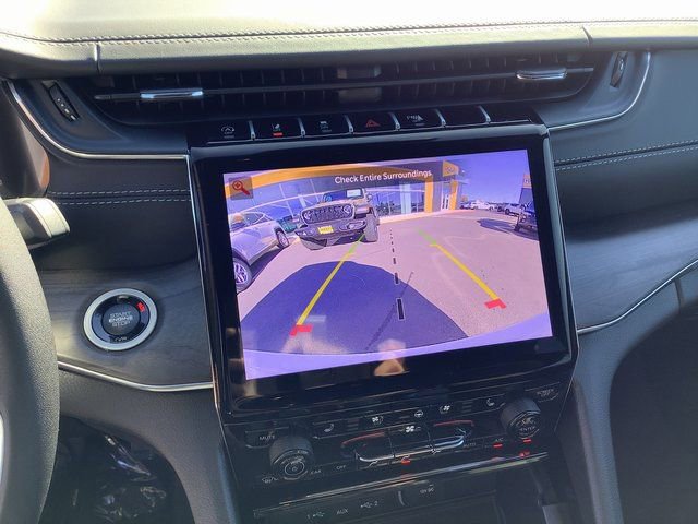 New 2025 Jeep Grand Cherokee Overland w/ Luxury Tech Group IV image 19