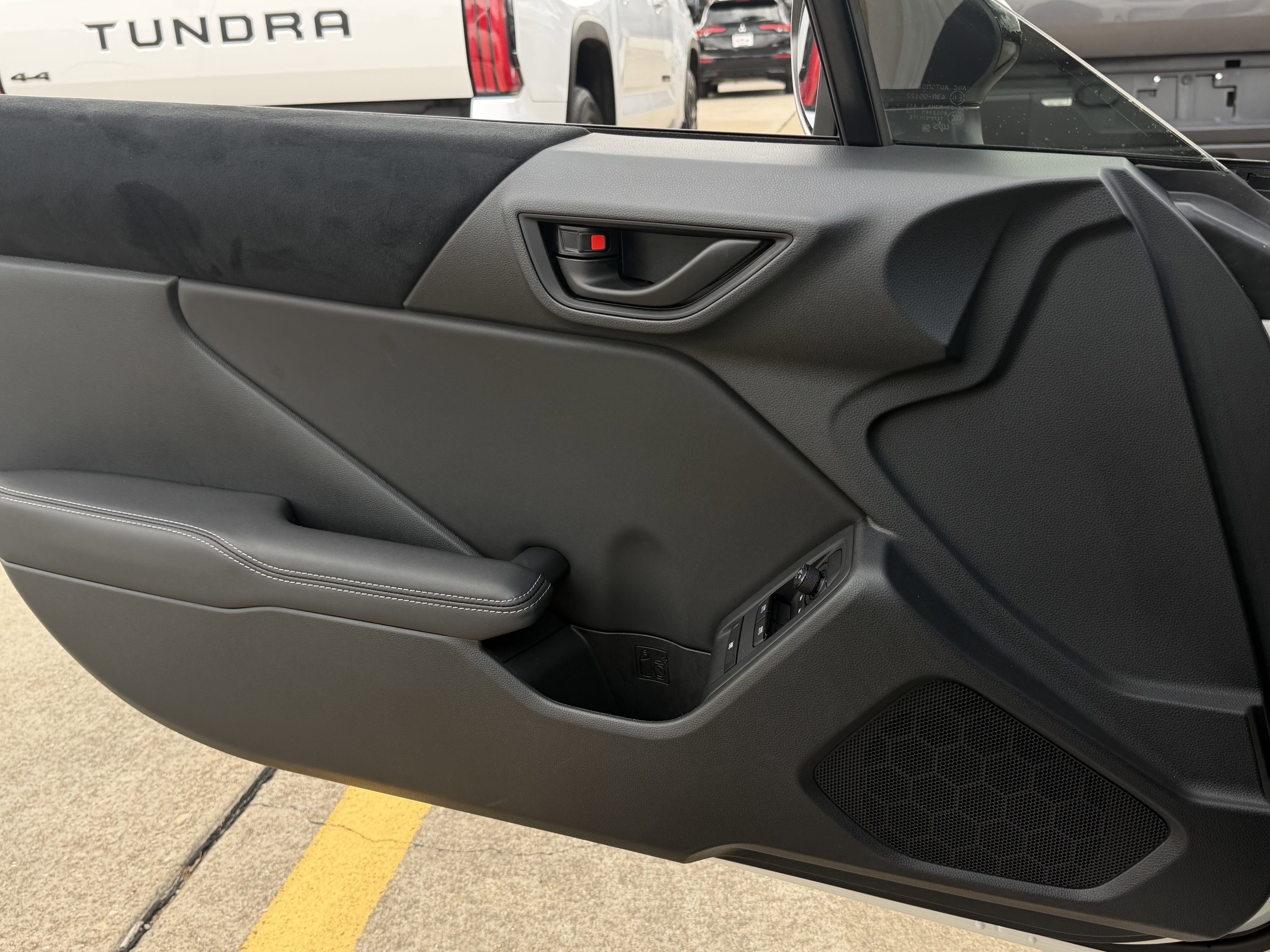 Used 2025 Toyota GR86 Premium w/ ALL Weather Mat Package (TMS) image 20