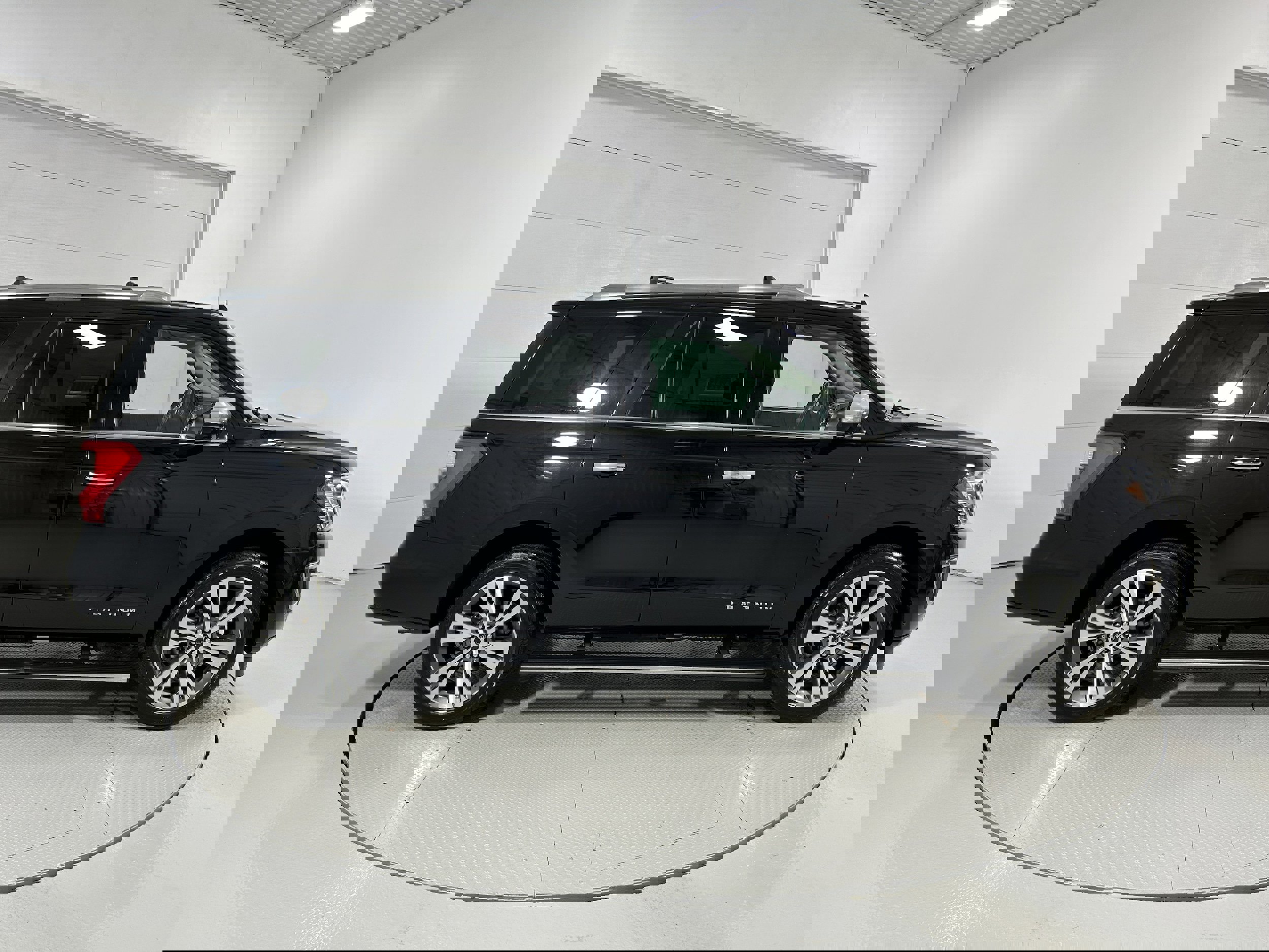 Used 2021 Ford Expedition Platinum image 42