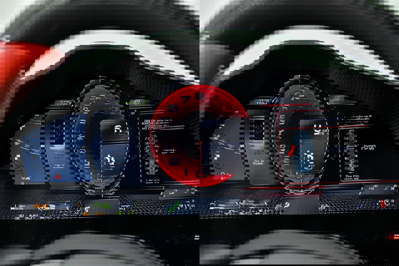 Used 2023 Ferrari SF90 Stradale image 33