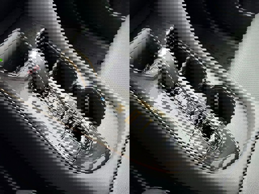 Used 2025 Toyota Crown Signia image 38