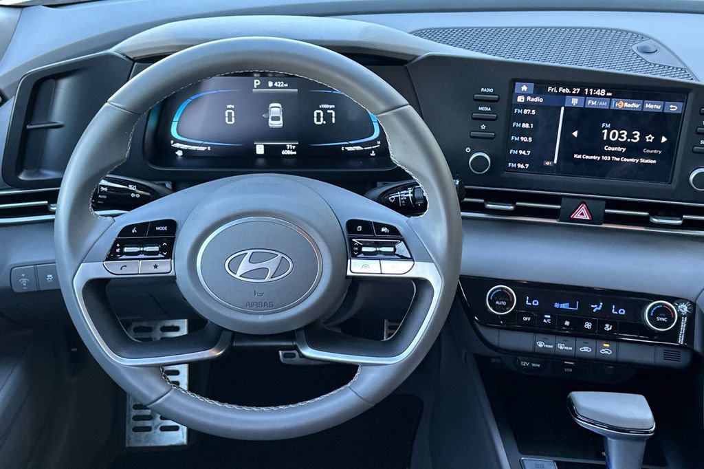 Used 2025 Hyundai Elantra Sport FWD image 12