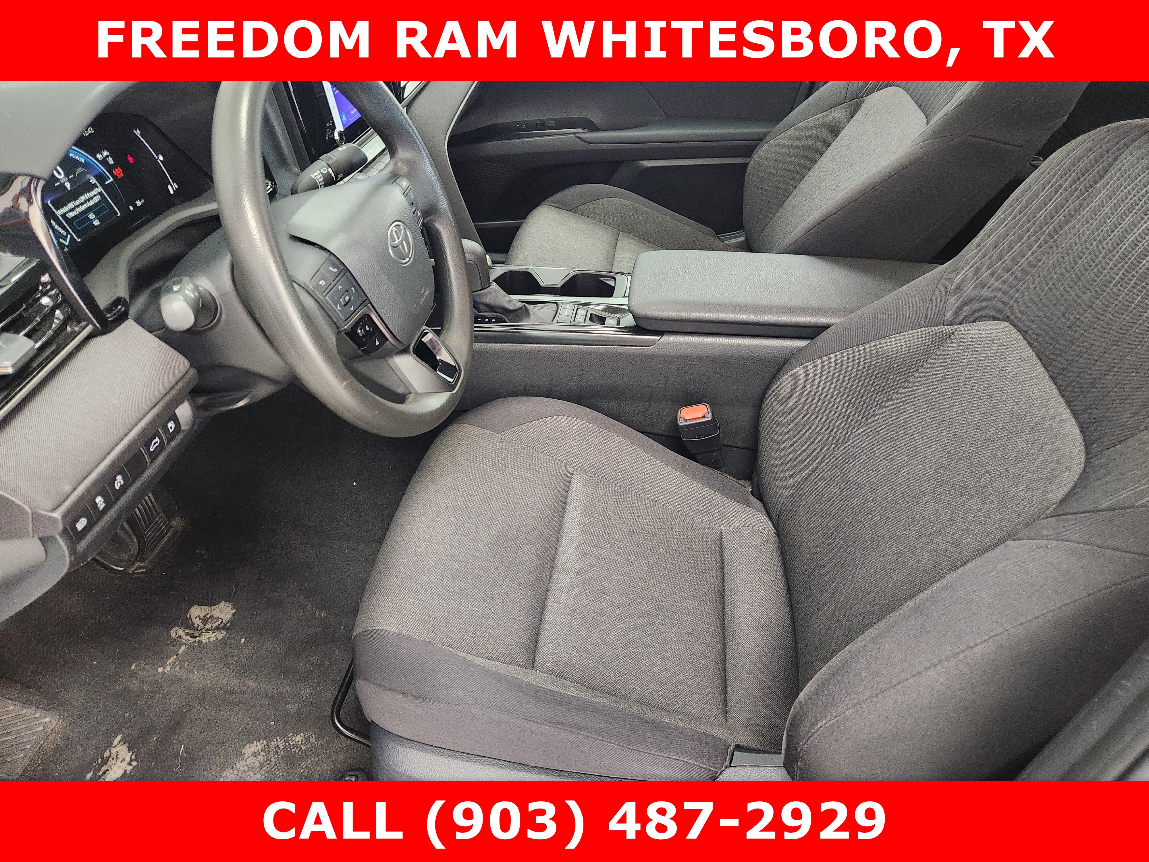 Used 2025 Toyota Camry LE FWD image 8