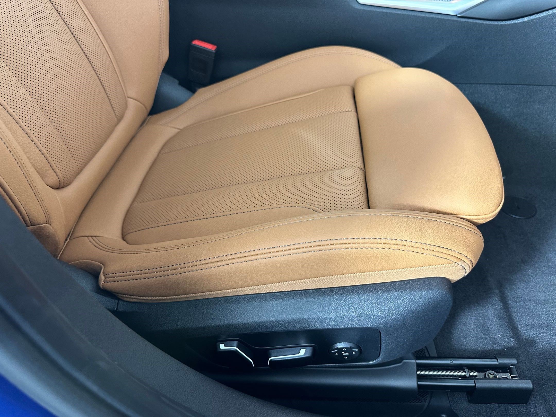 Used 2026 BMW 330i Sedan w/ M Sport Package image 31