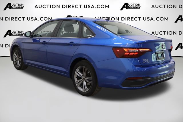 Used 2024 Volkswagen Jetta SE image 5