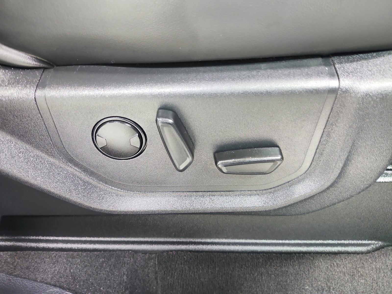 Used 2024 Ford Expedition XLT image 41