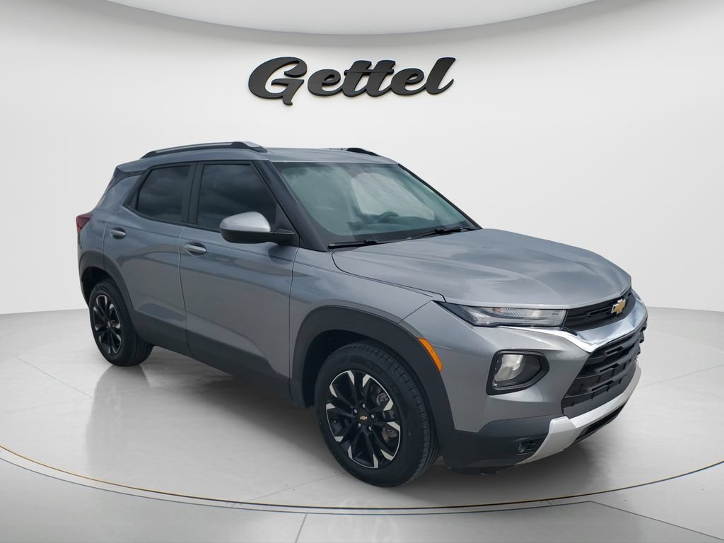 Used 2023 Chevrolet TrailBlazer LT FWD image 2