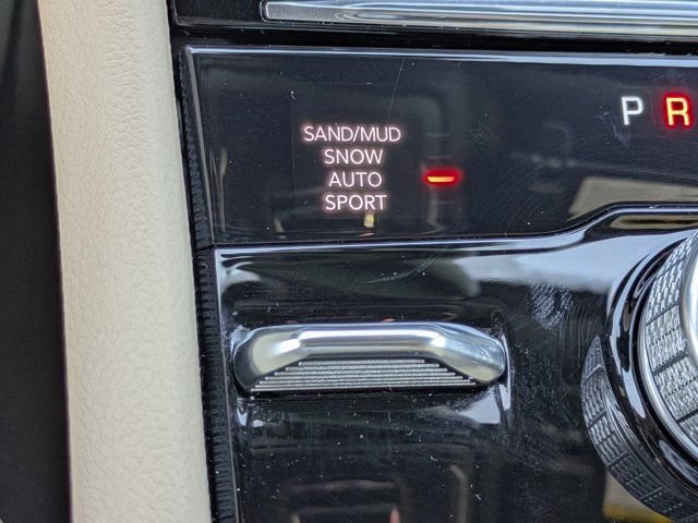 Used 2024 Jeep Grand Cherokee Limited AWD/4WD image 29
