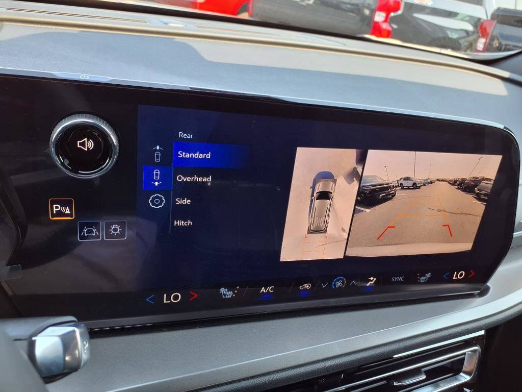 New 2026 Chevrolet Traverse LT w/ Driver Confidence Package image 4