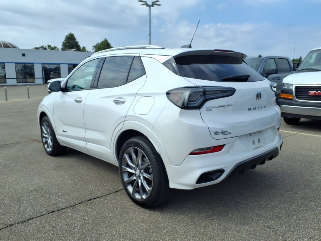 Used 2024 Buick Encore GX Avenir w/ Avenir Convenience Package AWD/4WD image 7