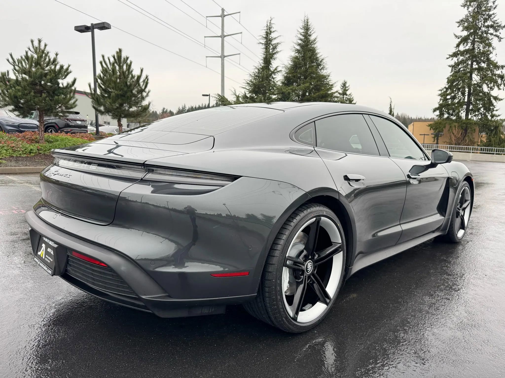 Used 2020 Porsche Taycan 4S image 10