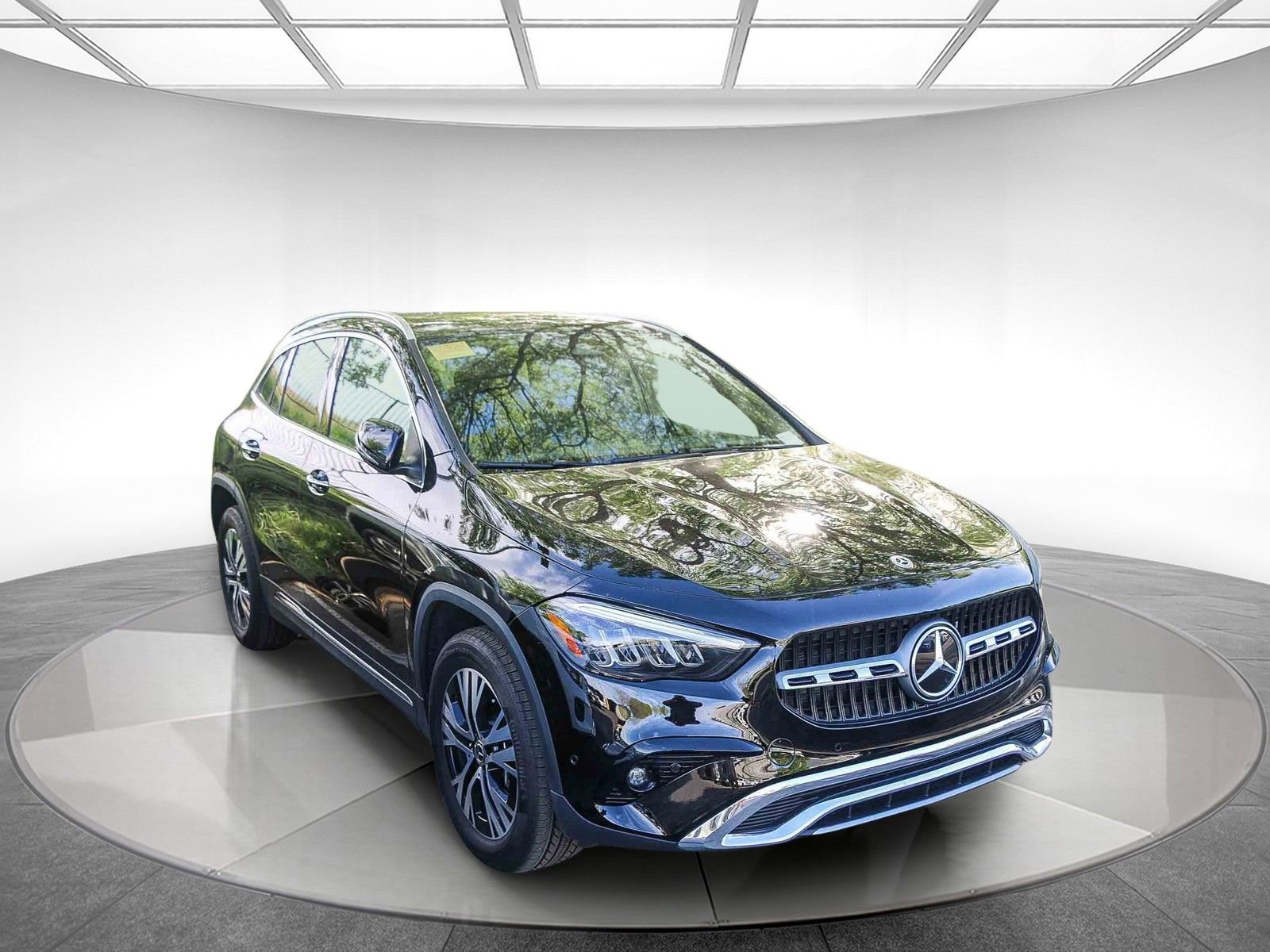 Used 2025 Mercedes-Benz GLA 250 4MATIC image 2