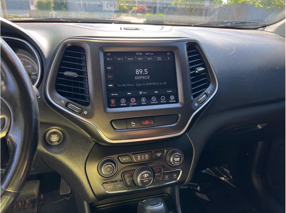 Used 2020 Jeep Cherokee Trailhawk w/ Cold Weather Group image 11