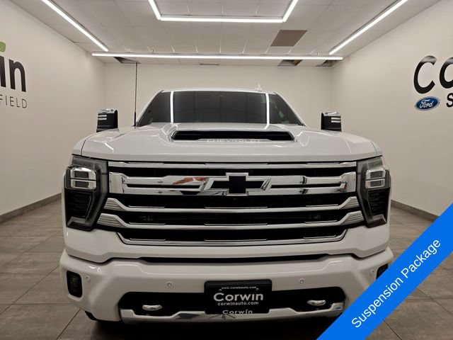 Used 2025 Chevrolet Silverado 3500 High Country w/ Technology Package AWD/4WD image 8