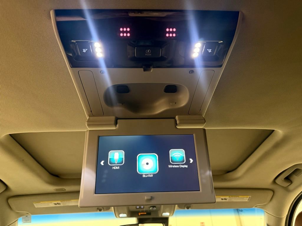 Used 2020 Chevrolet Suburban Premier w/ Premier Plus Edition image 36