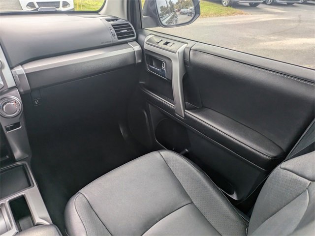 Used 2015 Toyota 4Runner SR5 image 18