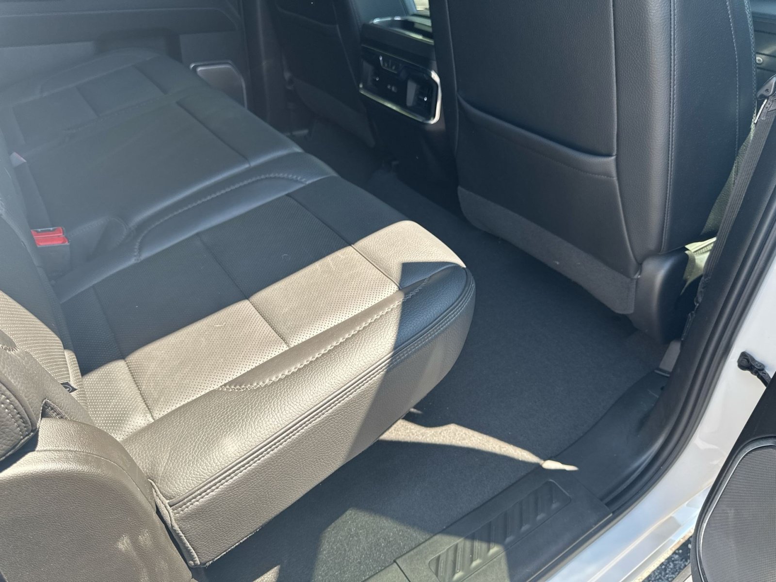 Used 2023 GMC Sierra 1500 Denali AWD/4WD image 32
